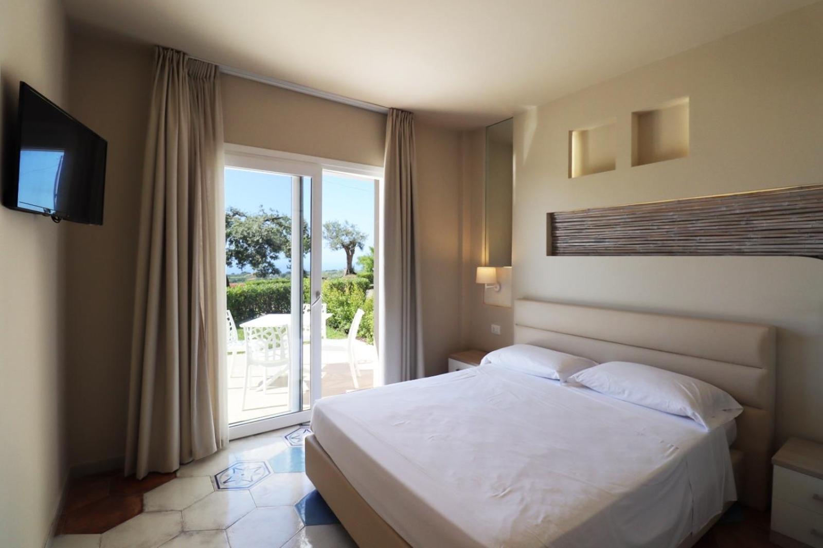 Borgo San Cosmo Tropea Bed & Breakfast Brattiro Eksteriør bilde